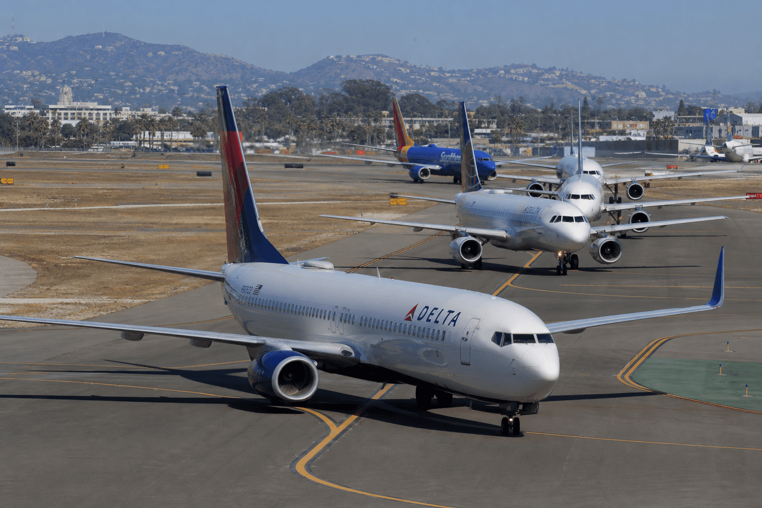 Angry ATC & Impatient Pilots Argue: “You Need To Be Replaced,” “Go Back To LaGuardia!”