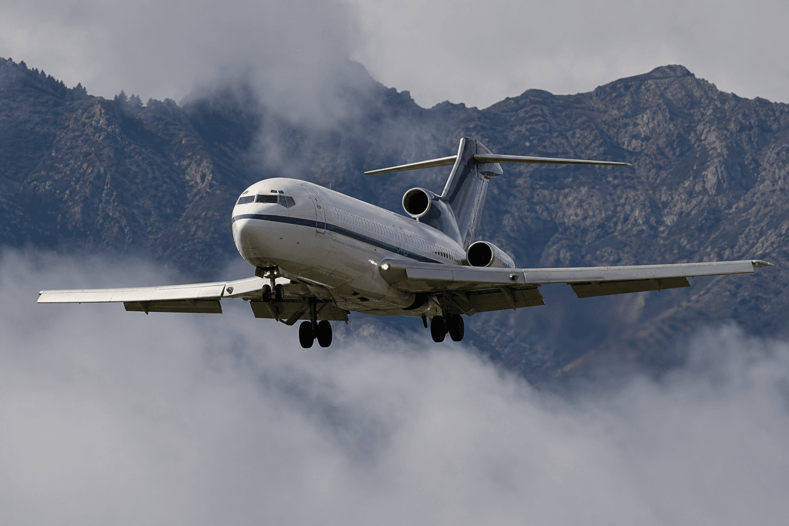 Dan-Air Flight 1008: Remembering the Tragic Boeing 727 Crash That Shocked Britain