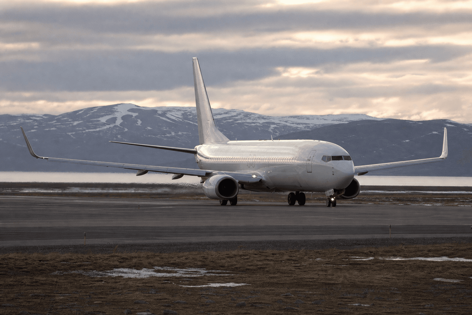 Days After Banning First Officers From Landing, Russian Airline’s Boeing 737 Overruns Runway