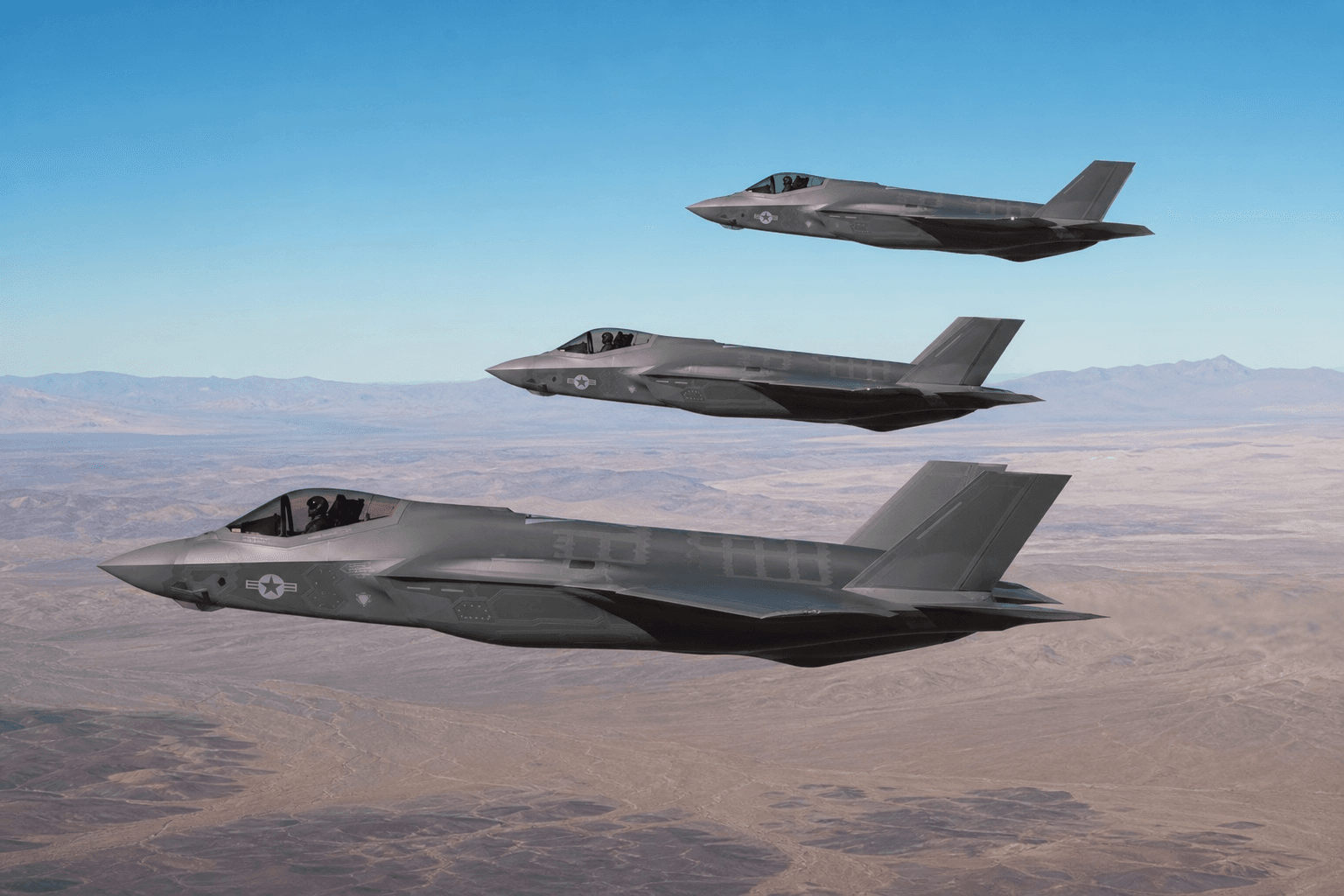 US Air Force Fighter Pilots Earn Base Salary Plus Bonuses Amid Pilot Shortage