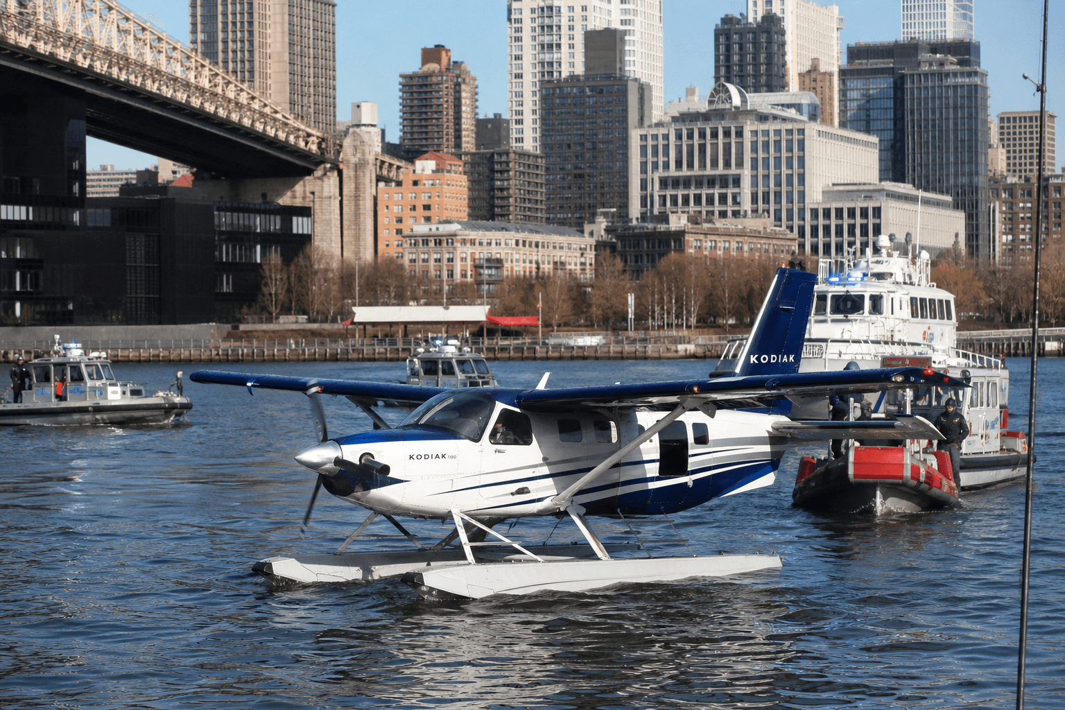 Kodiak 100 Seaplane Makes Hard Landing on New York's East River; No Serious Injuries Reported