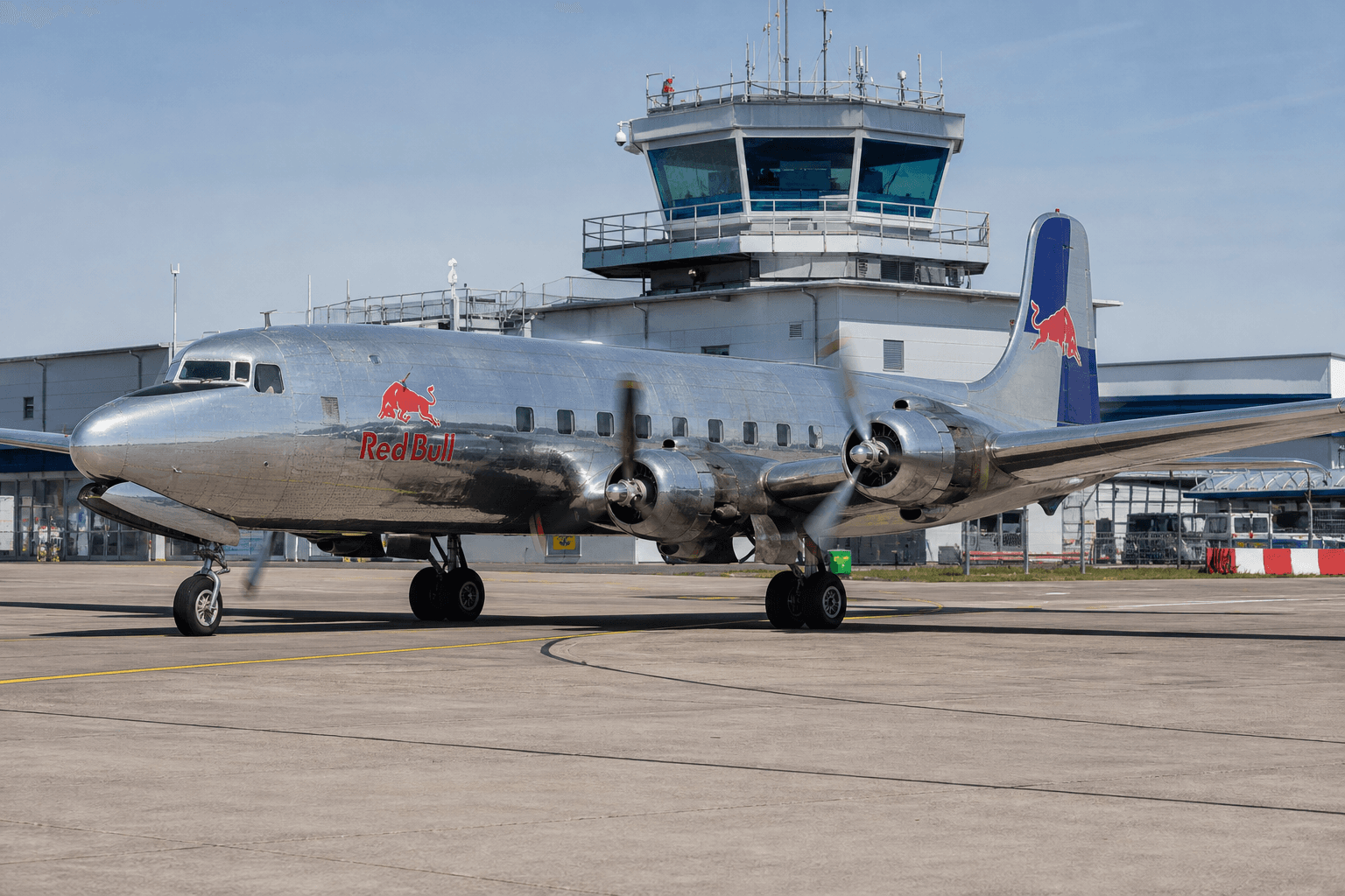 Silver Wiiings: The Flying Bulls DC-6 returns to the US