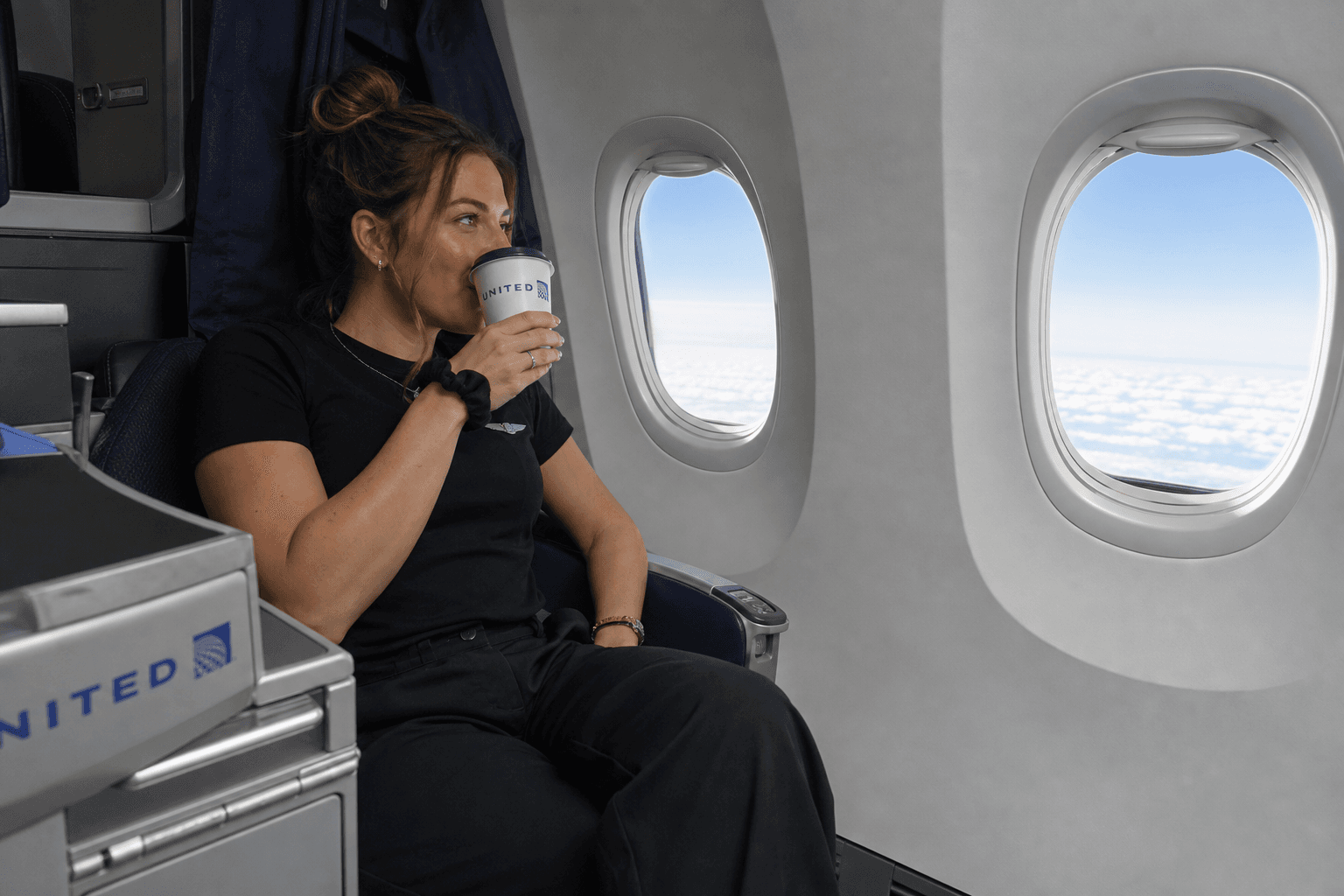 United Airlines Flight Attendants Can Drink On Duty — As Long As They’re Not Working The Flight